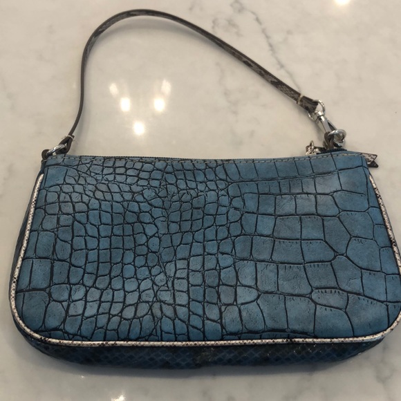 NWOT Faux Snakeskin/Croc Blue & Silver Purse with Matching Belt - Picture 3 of 9